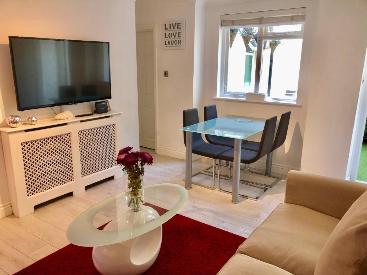 *Beachfront*- Stylish, Spacious +Private Courtyard Brighton Dış mekan fotoğraf